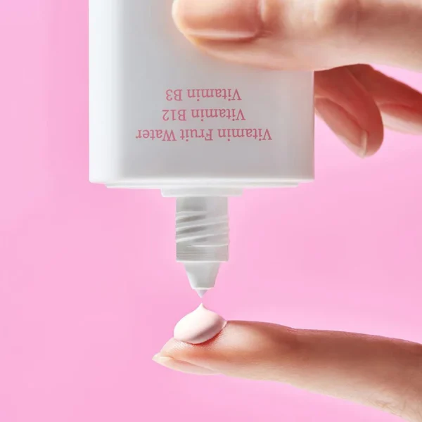TOCOBO – Vita Tone Up Sun Cream SPF50+ PA++++ | واقي شمس تصحيحي - Image 5