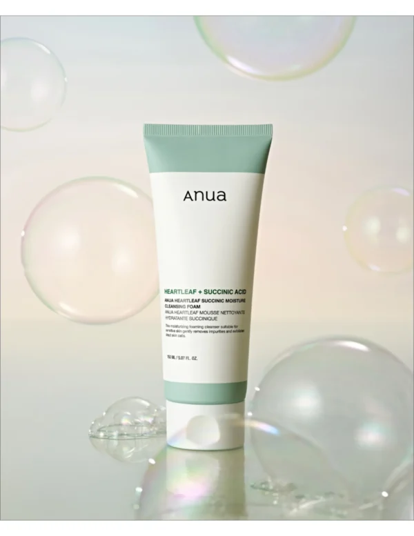 غسول ANUA Heartleaf Succinic Foam لتنظيف البشرة الحساسة والدهنية بتركيبة جل خفيفة وفعالة
