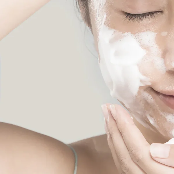ANUA - Heartleaf Succinic Moisture Cleansing Foam | غسول جل مرطب ومنظف بعمق بخلاصة أوراق القلب – 150مل - Image 5
