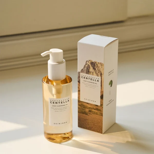 Centella Light Cleansing Oil | زيت تنظيف خفيف بالسينتيلا - مزيل مكياج لطيف وخفيف بدون بقايا دهنية - Image 2