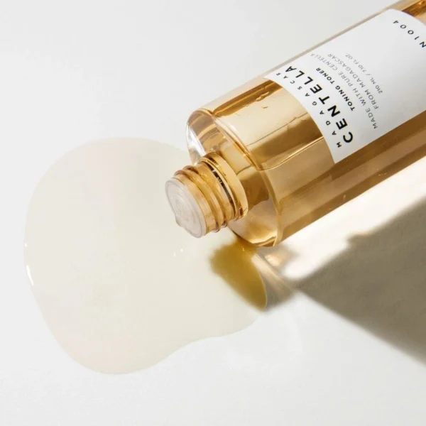 Mild Daily Exfoliating Toner | تونر تقشير يومي لطيف بخلاصة السينتيلا - 210 مل - Image 2